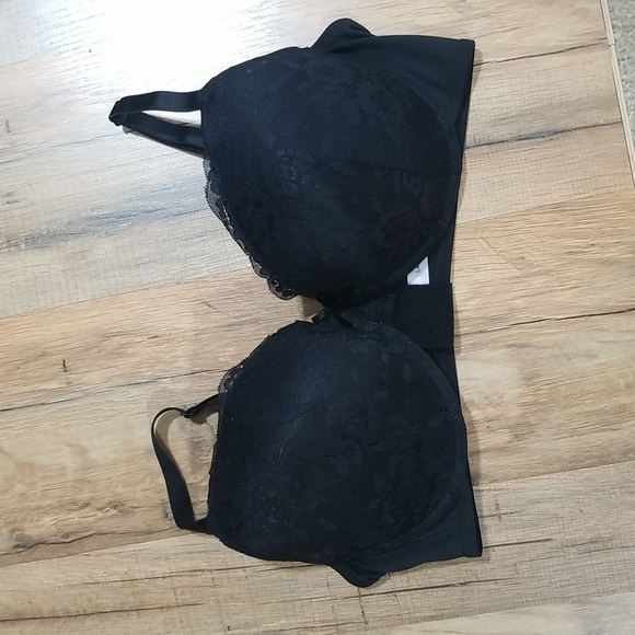 LAURA ASHLEY Black Lace Molded Cup Underwire Bra - 42D - Picture 1 of 13